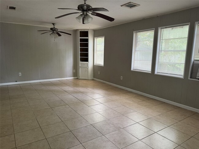 Building Photo - 5764 Cessna Dr