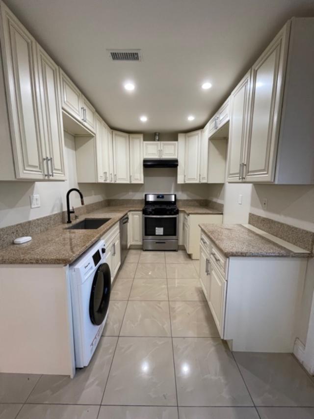 Foto del edificio - 19158 Schoenborn St