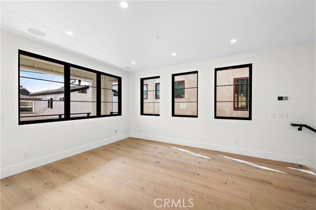 Foto del edificio - 434 Goldenrod Ave