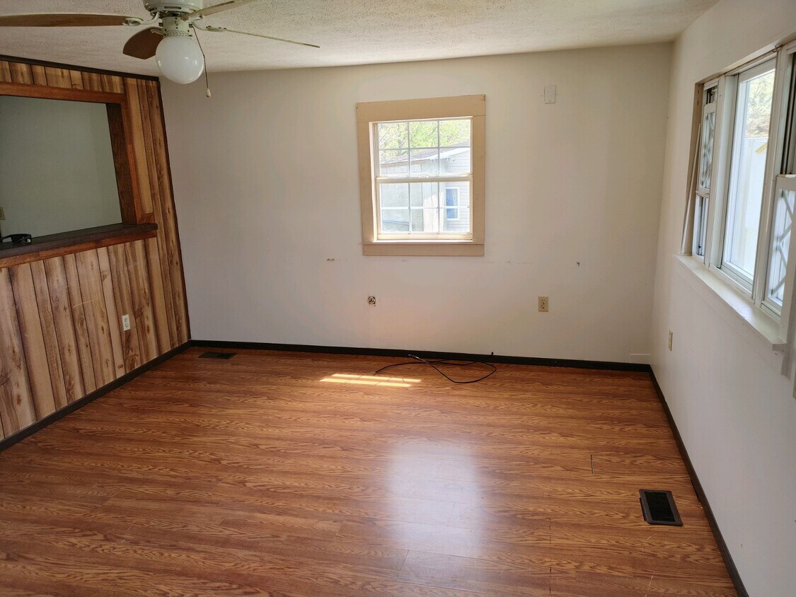 living room - 1201 Smith St