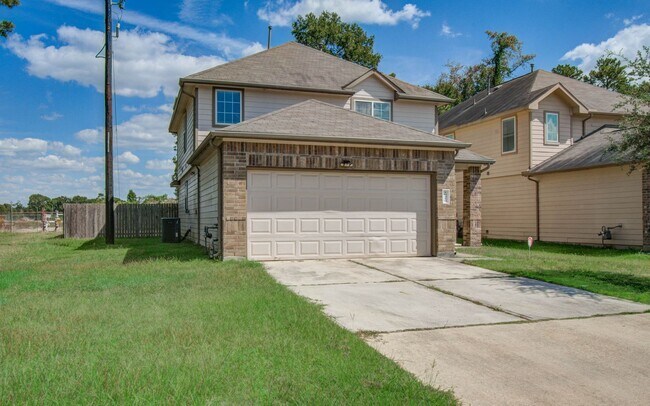Building Photo - Open Layout & Large Backyard in Houston’s Evergreen Villas – 3 Beds, 2½ Baths