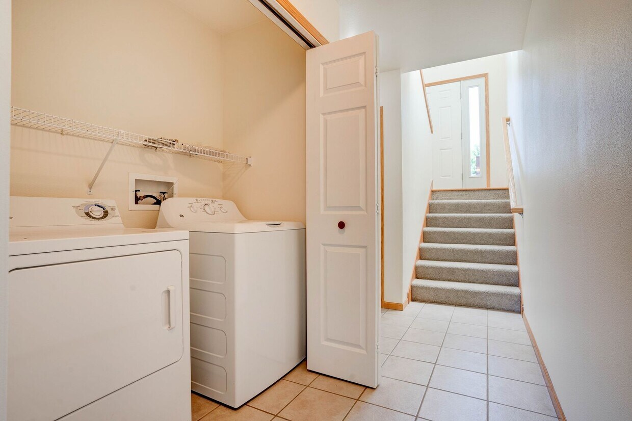 Woodridge Estates Townhomes - Woodridge Estates Townhomes