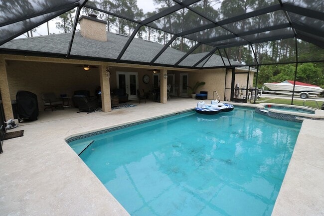 Foto del edificio - 909 Colonial Dr