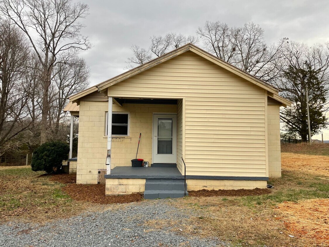 6277 Gravel Hill Rd, Denton, NC 27239 House Rental in Denton, NC