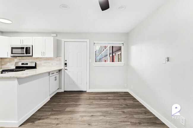 Building Photo - 1211 W 8th St