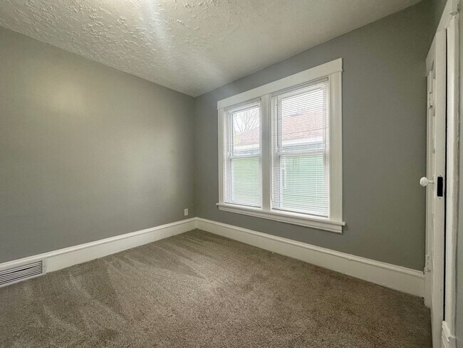 Foto del edificio - Spacious 4 Bedroom Home in Minneapolis!