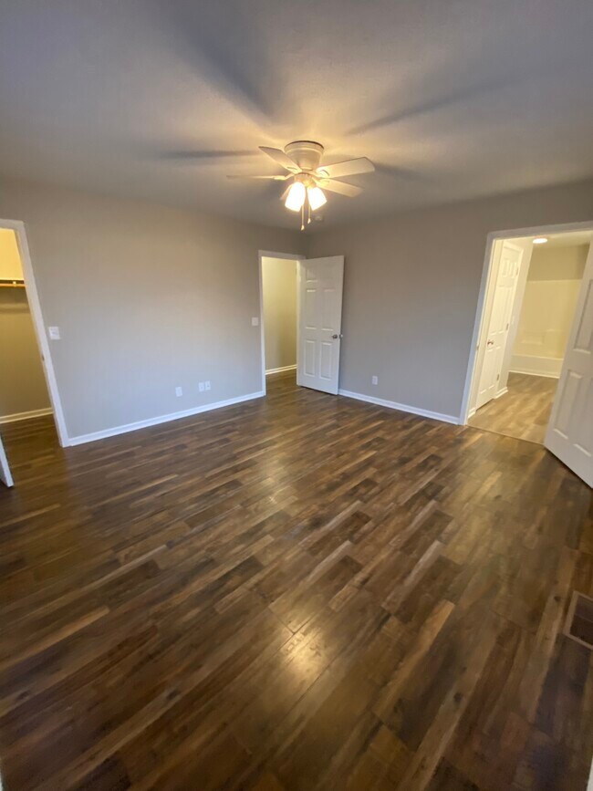 Building Photo - 4293 Bristow Rd