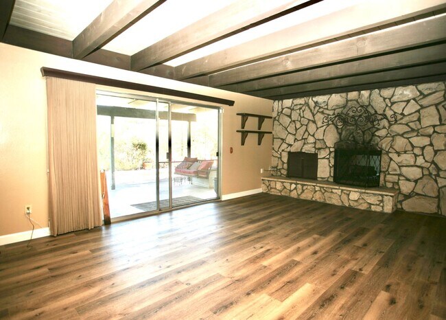 Foto del edificio - Country Living in Alpine ~ 4 Br 3 Ba