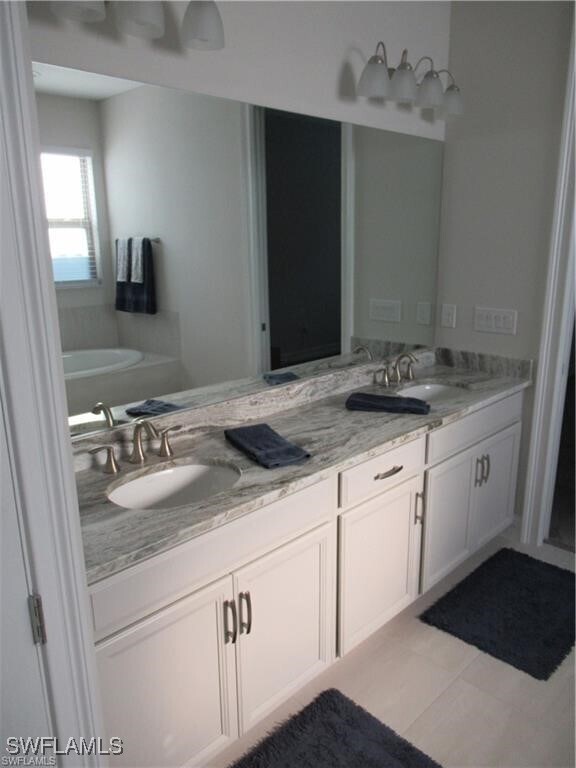 Foto del edificio - 16382 Barclay Ct