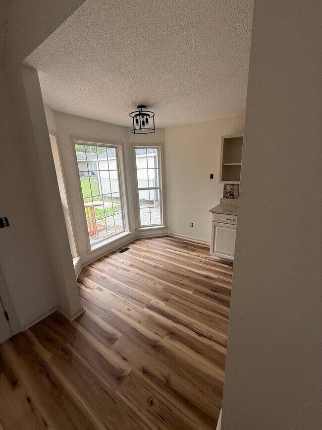 Foto del edificio - 103 Pinebark Ln