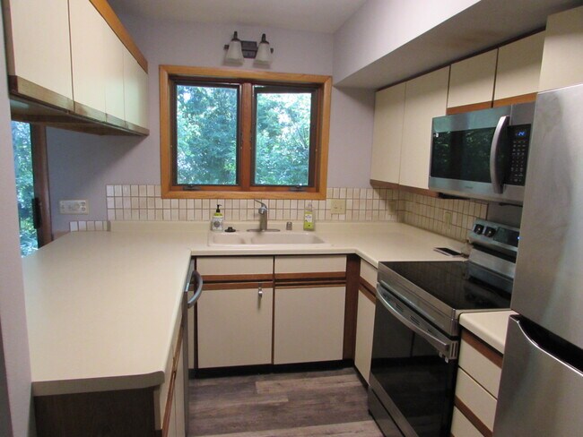 Foto del edificio - 7653 Farmington Way