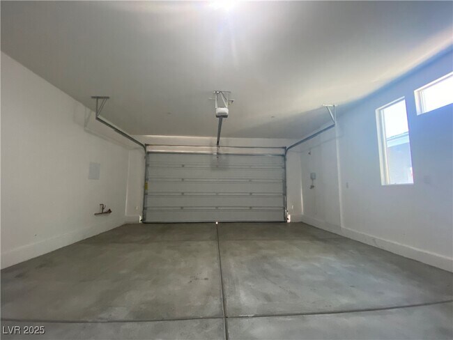 Foto del edificio - 788 Last Dance Pl