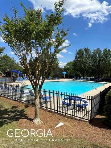 Foto del edificio - 5200 Cedar Shoals Dr