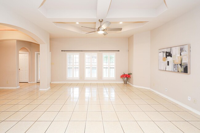 Building Photo - 402 Cayman Ct
