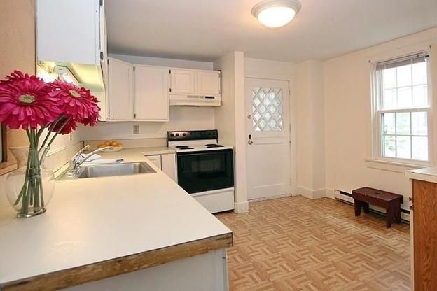 Building Photo - 42 Lee Ave