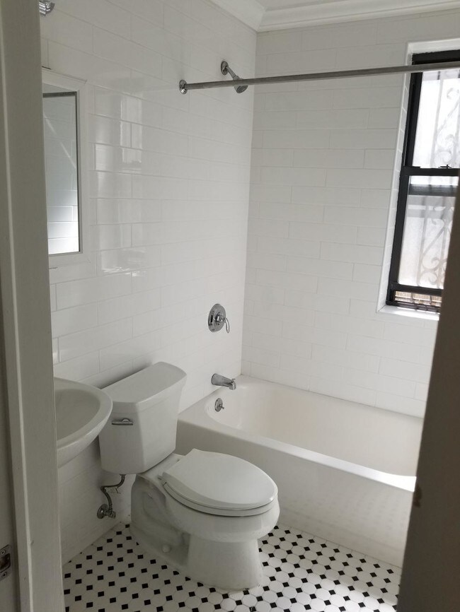 Building Photo - 0 bedroom in Astoria New York 11103
