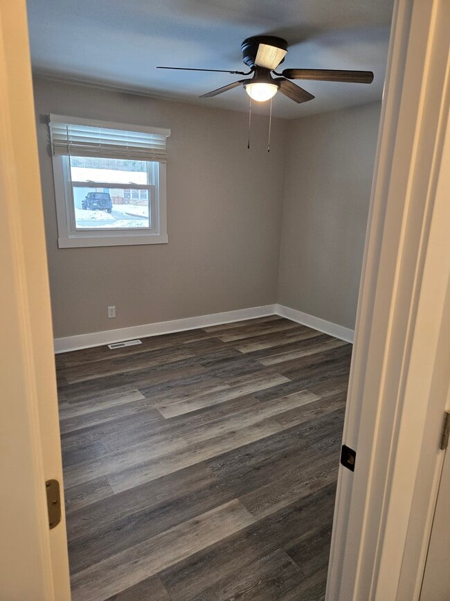 Building Photo - 807 S 15th St