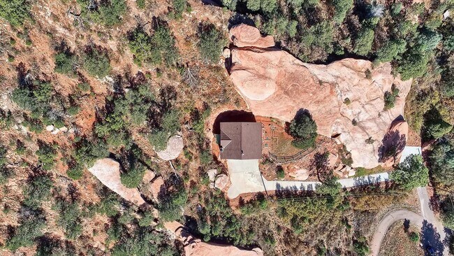 Foto del edificio - Beautiful 3 Bed Home Perched on a Mountain Side!!