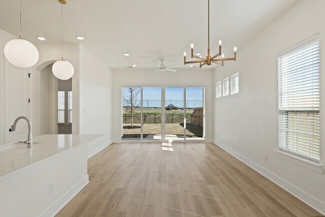 Foto del edificio - 6704 Abode Ave