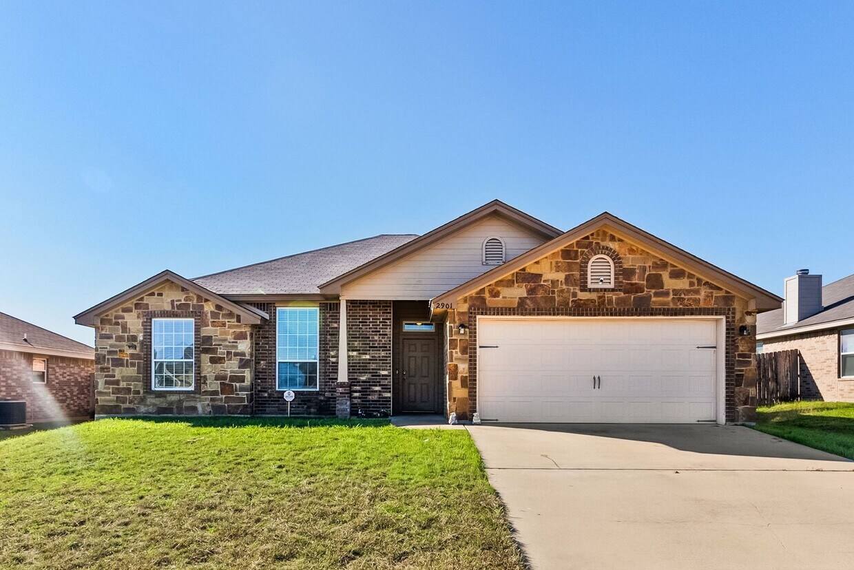Foto principal - 2901 Canadian River Loop