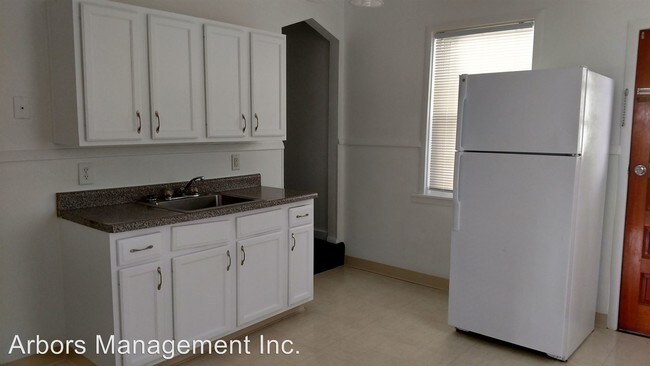 Building Photo - 565 6th St