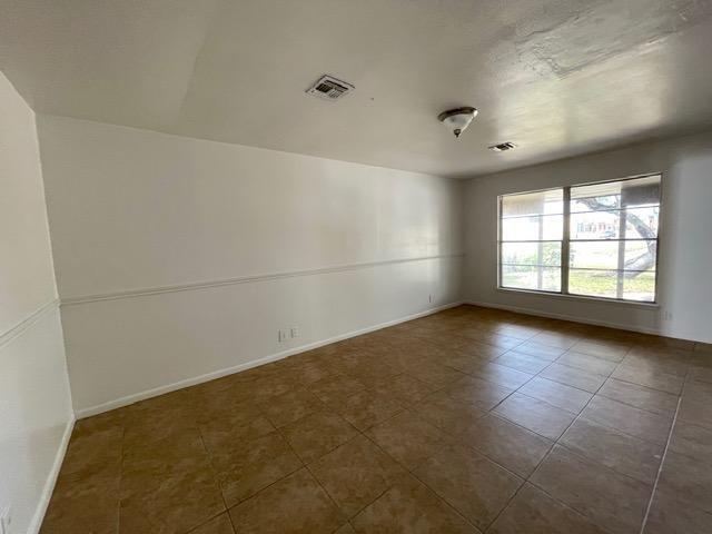 Foto del edificio - 1066 Burkshire Dr