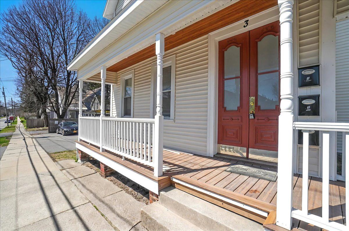 Primary Photo - 3 Waterbury St