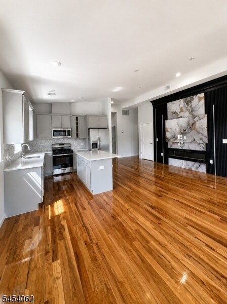 Foto del edificio - 627 Thomas Blvd