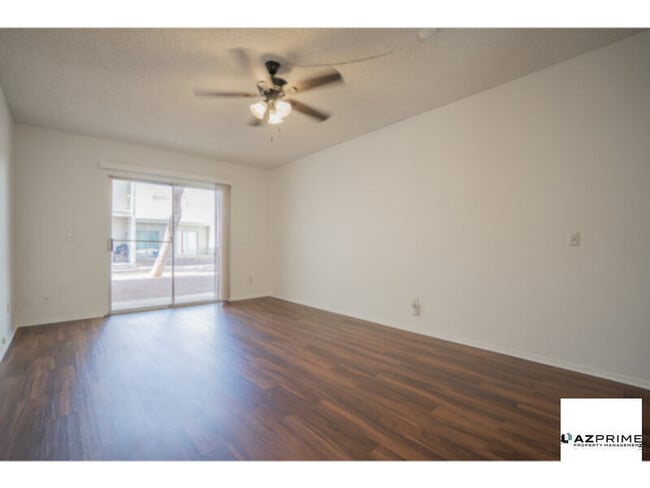 Building Photo - Experience the charm of this Inviting 1/1 ...