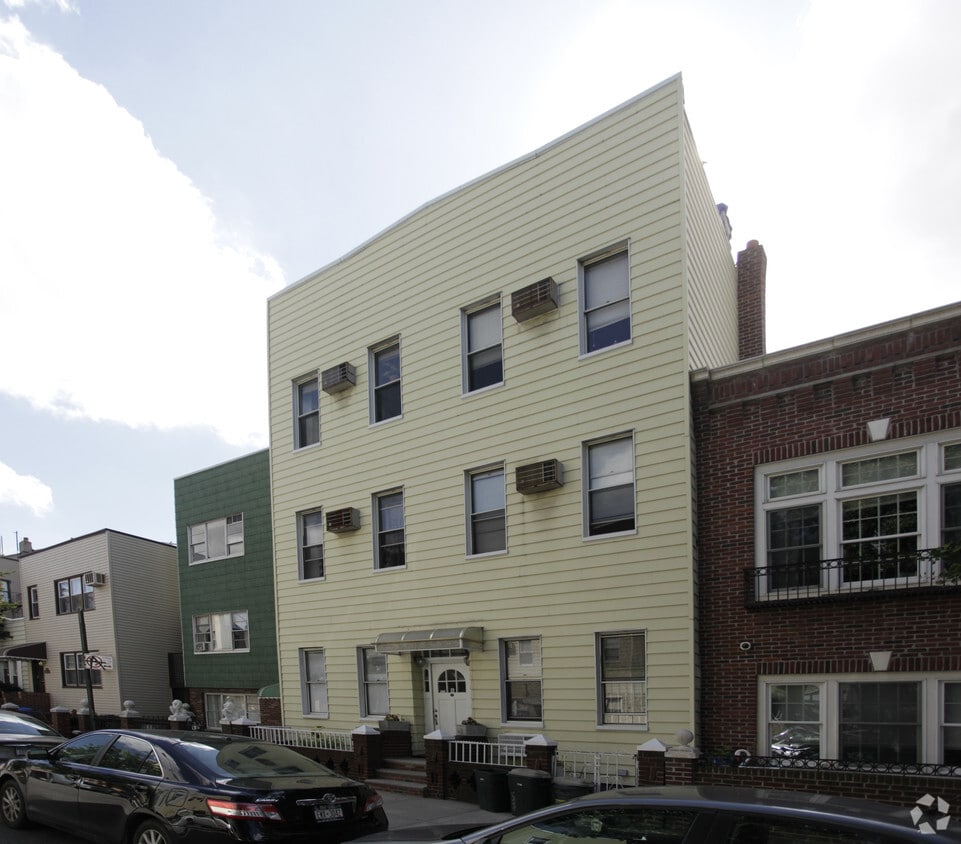 Building Photo - 158 Withers St