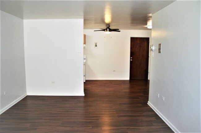 Building Photo - 909 Pearl St