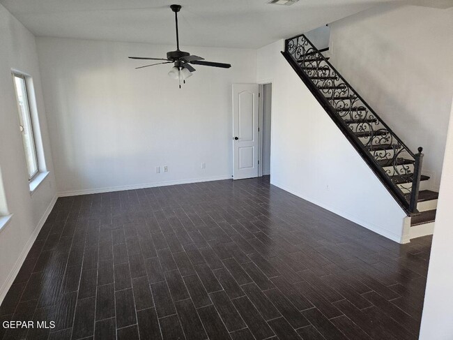 Foto del edificio - 13513 Lartington St