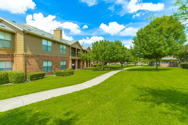 Building Photo - Desoto Ranch