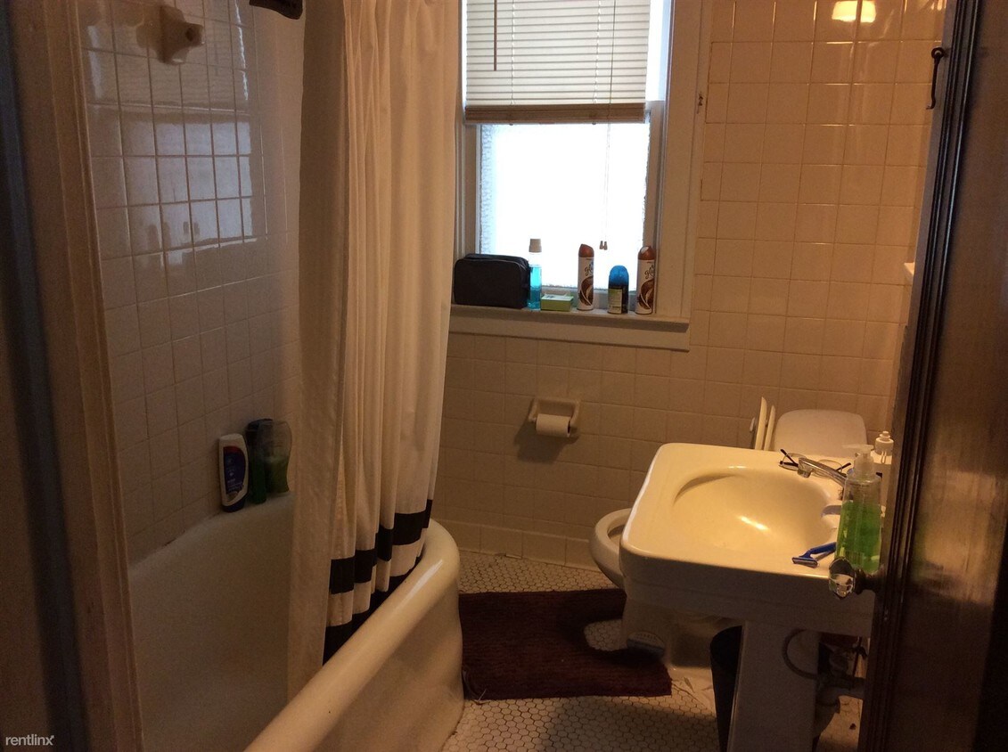 Building Photo - 1334 Maryland St