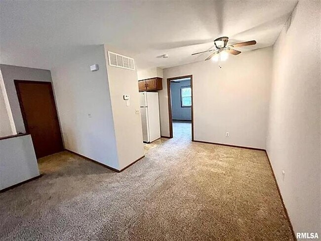 Foto del edificio - Well-maintained clean house!