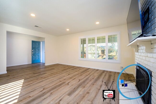 Building Photo - Benicia gorgeous 4bedroom split-level home