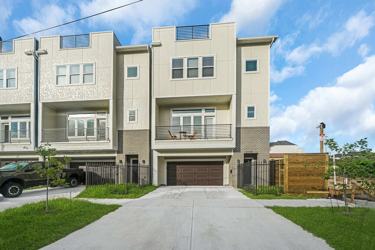 Primary Photo - 2508 Briley St
