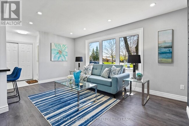 Building Photo - 8235 Paddock Trail Dr