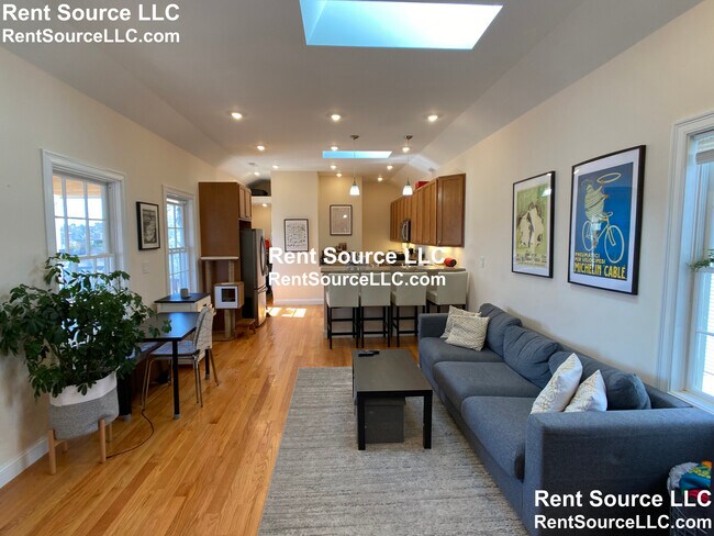 Building Photo - 14 Flint St