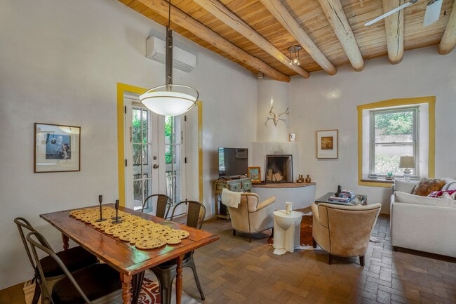 Foto del edificio - 573 W San Francisco St