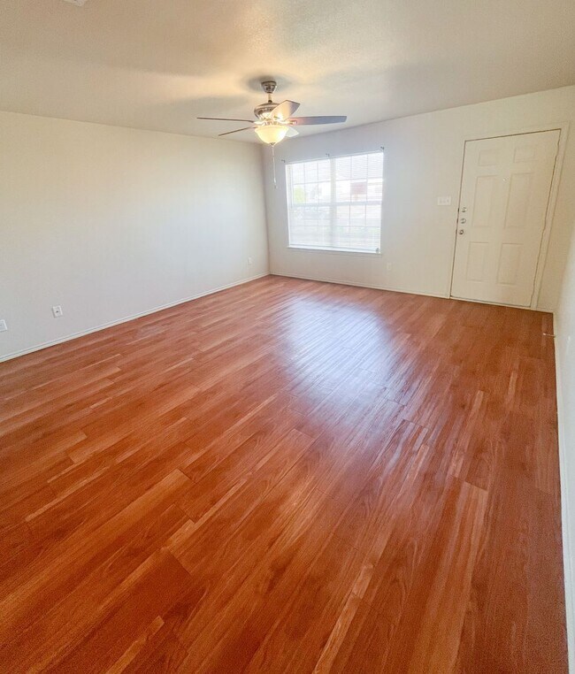 Foto del edificio - 6302 Temora Loop