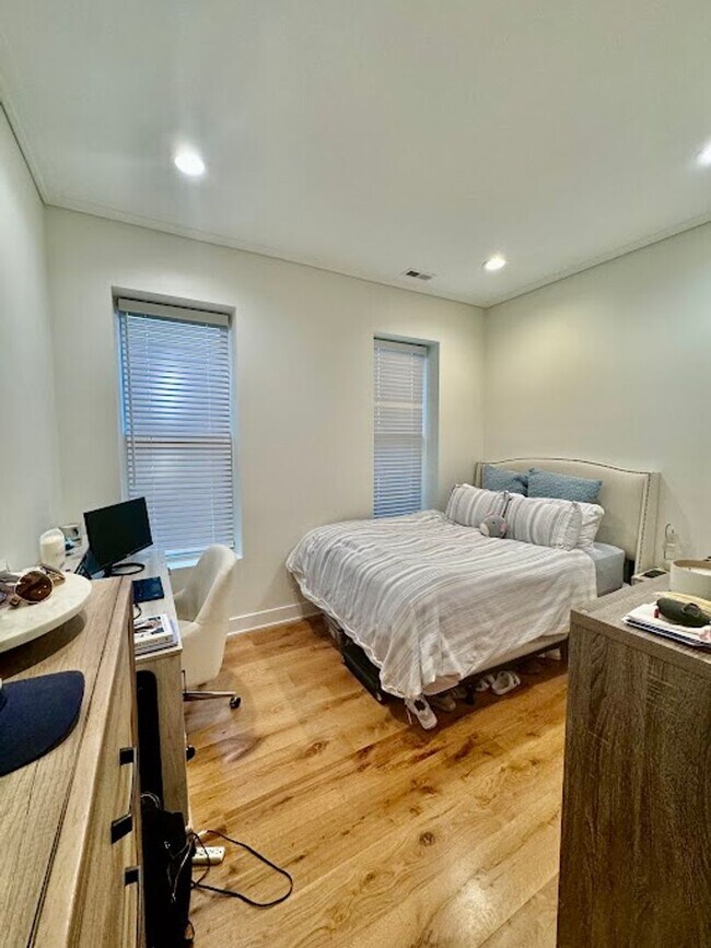 Foto del edificio - 2624 N Lincoln Ave