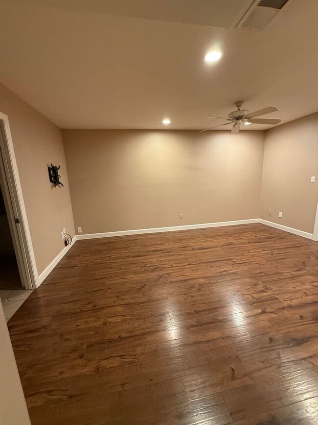 Photo - 290 Riverwood Cir House