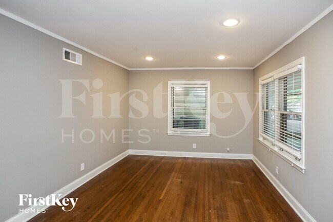 Foto del edificio - 4549 Leatherwood Ave