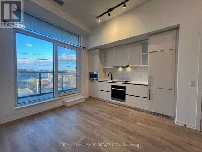 Building Photo - 1285 Dupont St