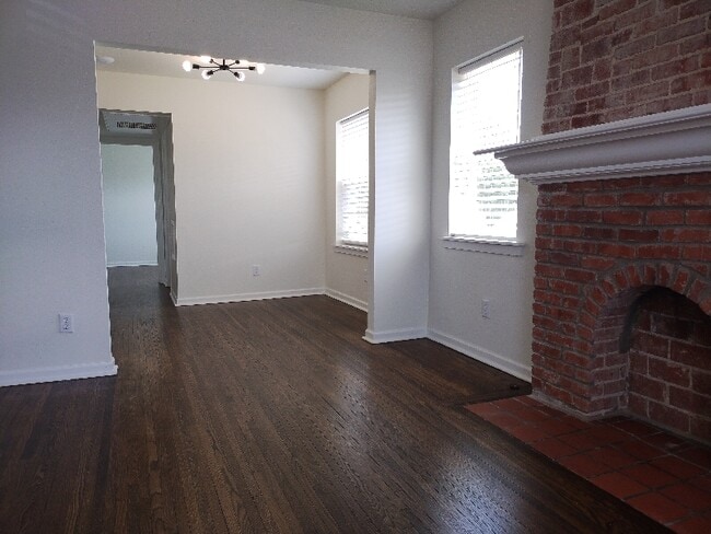 Building Photo - 1312 S Quaker Ave