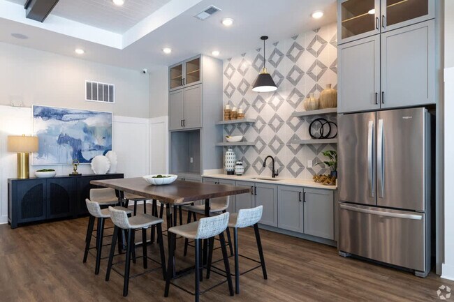 Foto del edificio - 14532 Star Water Rd