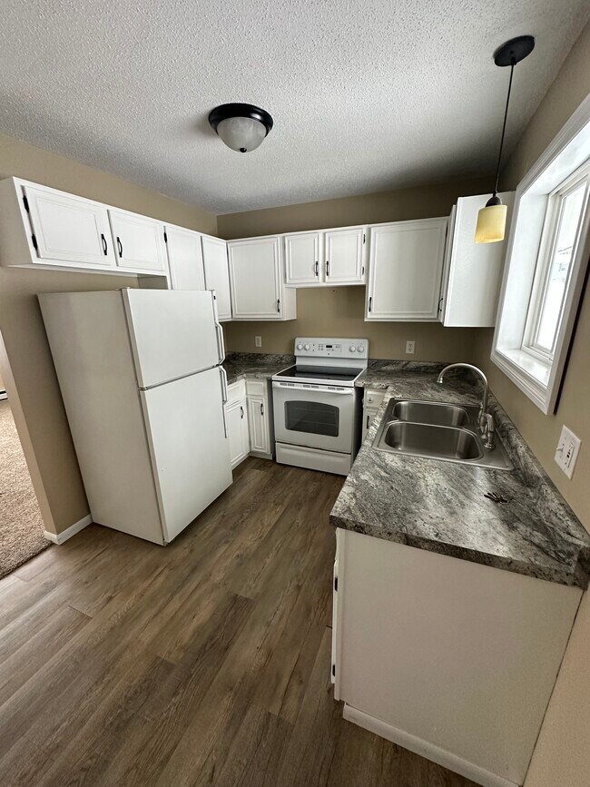 Building Photo - 3333 Mahoney Dr