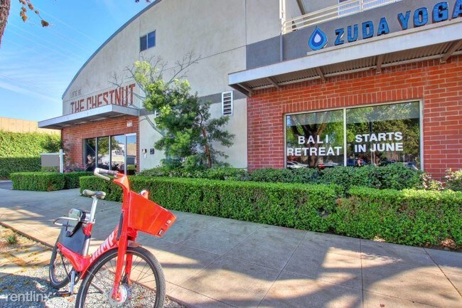 Foto del edificio - 1 br, 1.5 bath Apartment - 1900 O St 2 Unit 2
