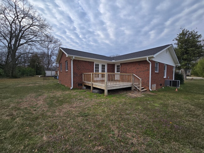 Building Photo - Room in Single Family Home on Lucky Ct